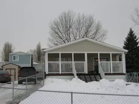 1213 9 Ave SE, Mandan, ND 58554 photo 1