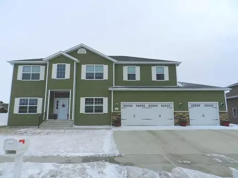 1301 Eagles View Pl, Bismarck, ND 58503 photo 1