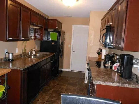 5419 Calvert Dr, Bismarck, ND 58503 photo 9