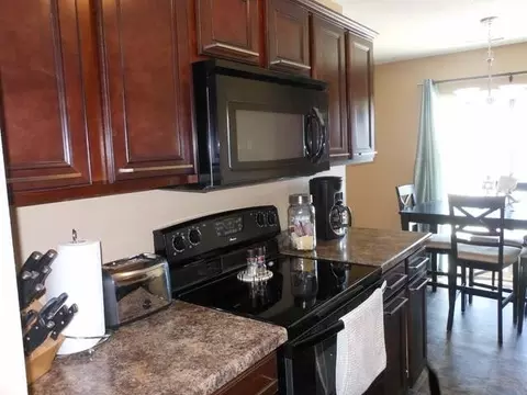 5419 Calvert Dr, Bismarck, ND 58503 photo 11