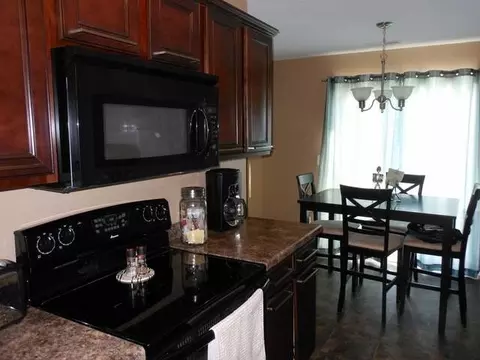 5419 Calvert Dr, Bismarck, ND 58503 photo 8