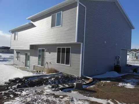 5419 Calvert Dr, Bismarck, ND 58503 photo 22