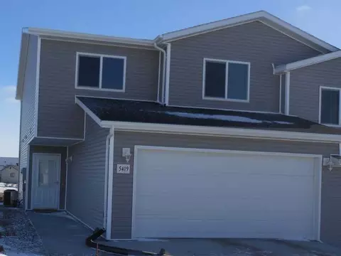 5419 Calvert Dr, Bismarck, ND 58503 photo 1