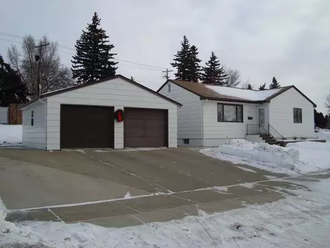 1162 Keating Dr, Bismarck, ND 58501 photo 1