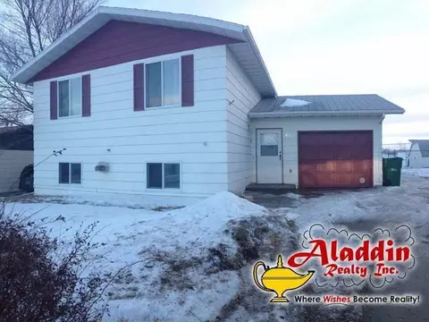 65 Custer Dr, Bismarck, ND 58504 photo 1