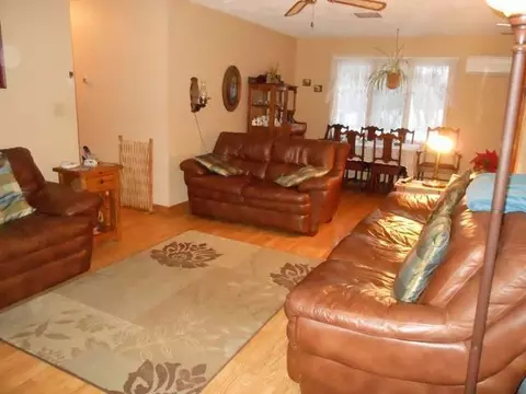 1009 Parkview Dr, Bismarck, ND 58501 photo 2