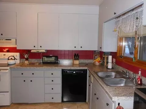 1009 Parkview Dr, Bismarck, ND 58501 photo 8
