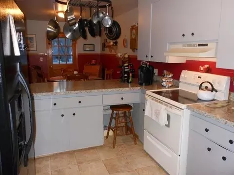 1009 Parkview Dr, Bismarck, ND 58501 photo 9