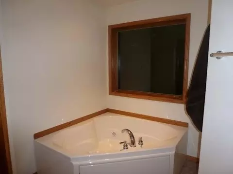 4910 Boulder Dr, Bismarck, ND 58504 photo 16