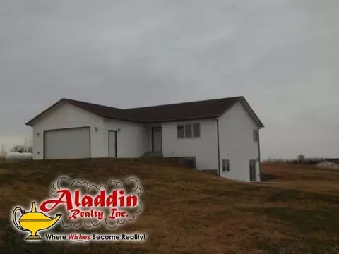 4910 Boulder Dr, Bismarck, ND 58504 photo 1