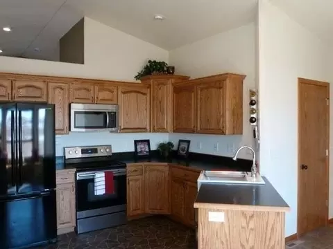 4910 Boulder Dr, Bismarck, ND 58504 photo 11