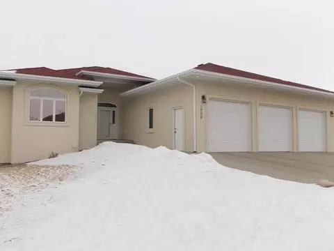 1908 Valley Dr, Bismarck, ND 58501 photo 1
