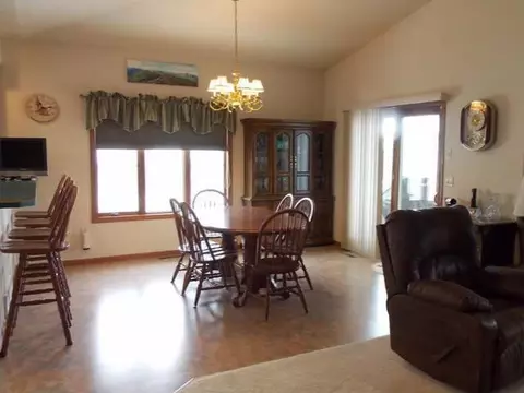 1908 Valley Dr, Bismarck, ND 58501 photo 6