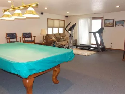 1908 Valley Dr, Bismarck, ND 58501 photo 10
