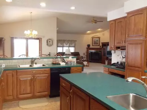 1908 Valley Dr, Bismarck, ND 58501 photo 12