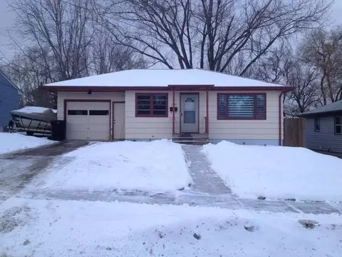 1921 E Avenue Ave E, Bismarck, ND 58501 photo 1