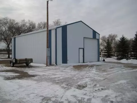 10440 Chokecherry Dr, Bismarck, ND 58503 photo 2