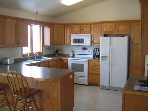 2317 3 S St, Bismarck, ND 58504 photo 4
