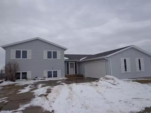 2029 Union Loop NW, Mandan, ND 58554 photo 1