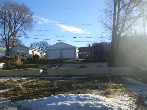 304 2 Ave NE, Mandan, ND 58554 photo 3