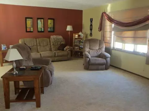 805 8 Ave NE, Mandan, ND 58554 photo 12
