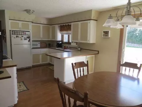 805 8 Ave NE, Mandan, ND 58554 photo 13