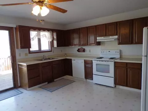 3641 Regent Dr E, Bismarck, ND 58504 photo 4