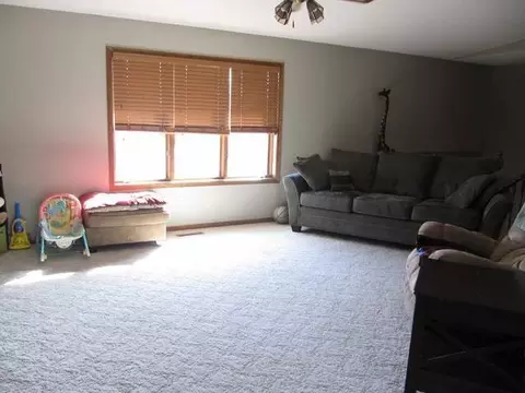 312 Wachter Ave E, Bismarck, ND 58504 photo 41