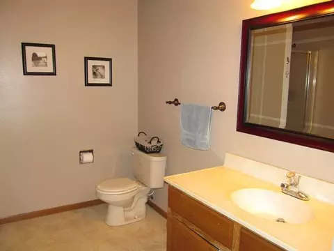 312 Wachter Ave E, Bismarck, ND 58504 photo 54