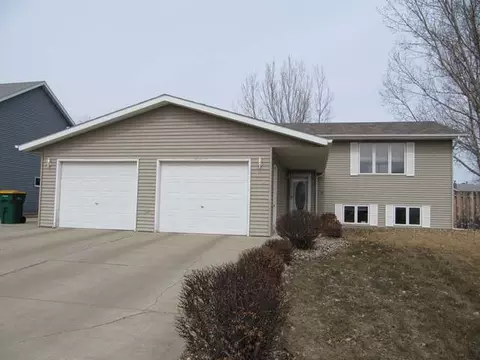 312 Wachter Ave E, Bismarck, ND 58504 photo 15