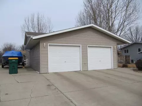 312 Wachter Ave E, Bismarck, ND 58504 photo 14