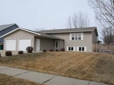 312 Wachter Ave E, Bismarck, ND 58504 photo 16