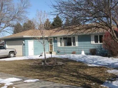 1002 Constitution Dr, Bismarck, ND 58501 photo 1