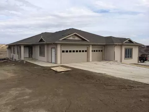 3513 Valley Dr, Bismarck, ND 58503 photo 1