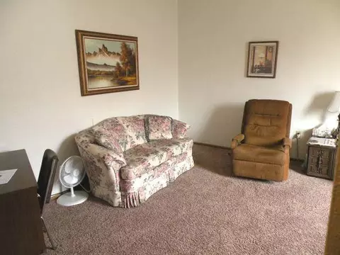 114 3rd St NW, Jamestown, ND 58401 photo 5