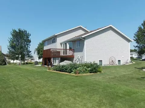 2019 Utah Dr, Bismarck, ND 58503 photo 2