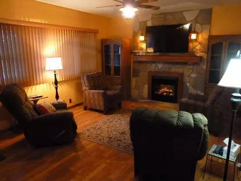 2440 Stevens St, Bismarck, ND 58503 photo 1