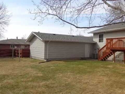 262 Redstone, Bismarck, ND 58503 photo 36