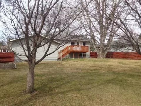 262 Redstone, Bismarck, ND 58503 photo 4