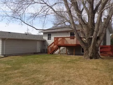 262 Redstone, Bismarck, ND 58503 photo 5