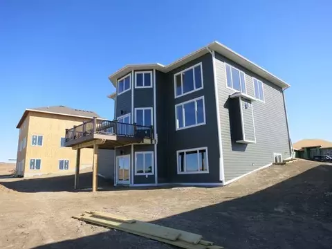 3706 Valley Dr, Bismarck, ND 58503 photo 2