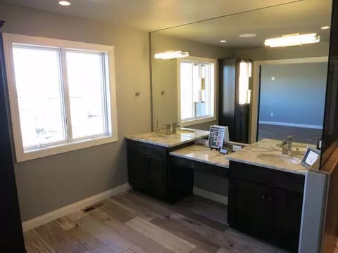 3706 Valley Dr, Bismarck, ND 58503 photo 28