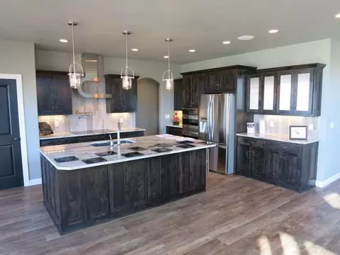 3706 Valley Dr, Bismarck, ND 58503 photo 10