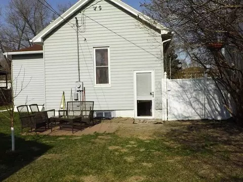 407 3rd Ave NW, Mandan, ND 58554 photo 3