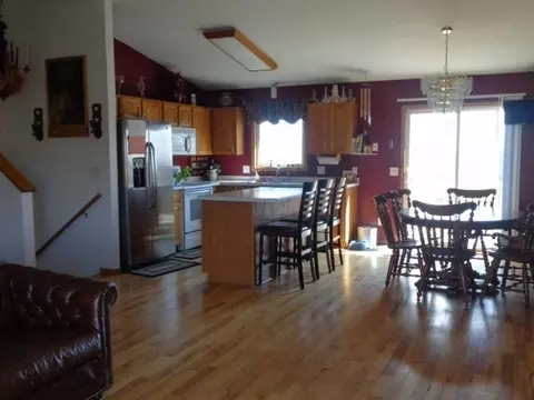 3751 Connar Dr, Bismarck, ND 58503 photo 9