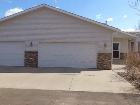 3751 Connar Dr, Bismarck, ND 58503 photo 2