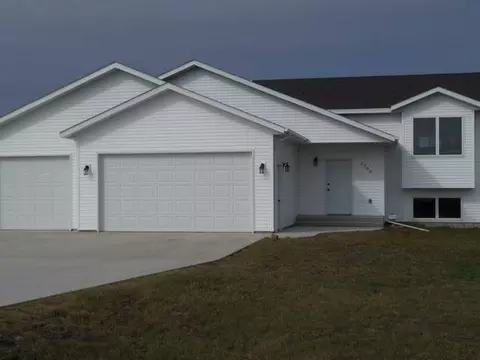 6900 Derek Dr, Bismarck, ND 58504 photo 28