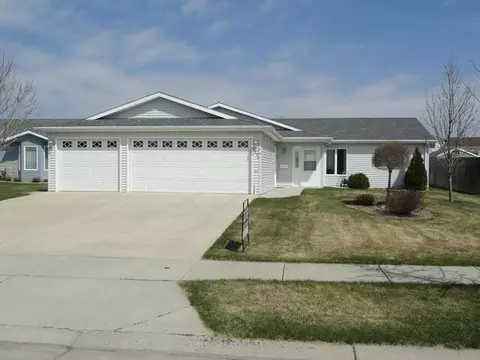 4970 Fairfax Lp, Bismarck, ND 58503 photo 1