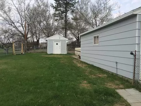 1114 Riverview Ave, Bismarck, ND 58501 photo 2