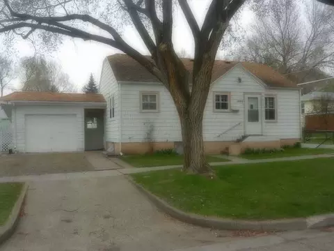 1008 B Ave E, Bismarck, ND 58501 photo 1